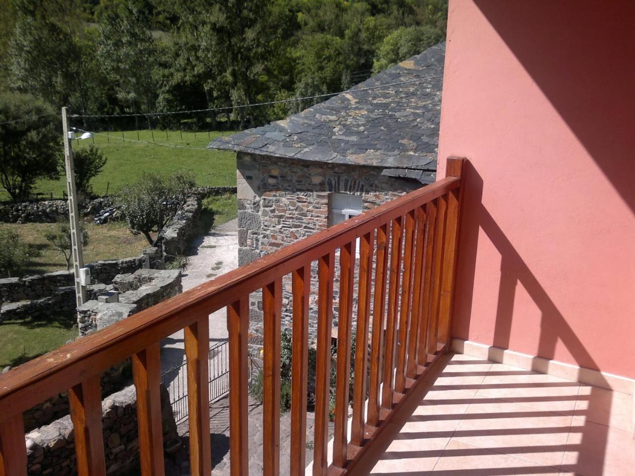 Casa Antonio Y Benina Villa Sosas de Laciana Exterior photo